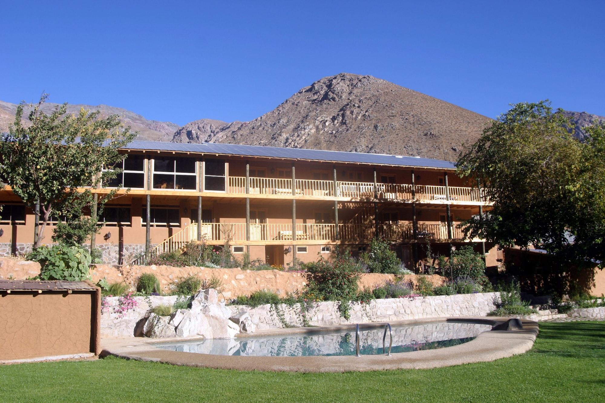 Vista Exterior Casona Distante