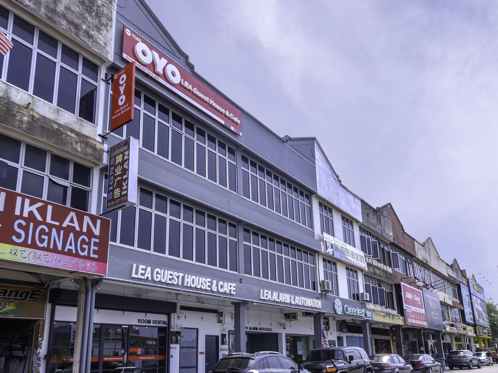 Vista Exterior OYO 1145 Lea Guest House & Cafe