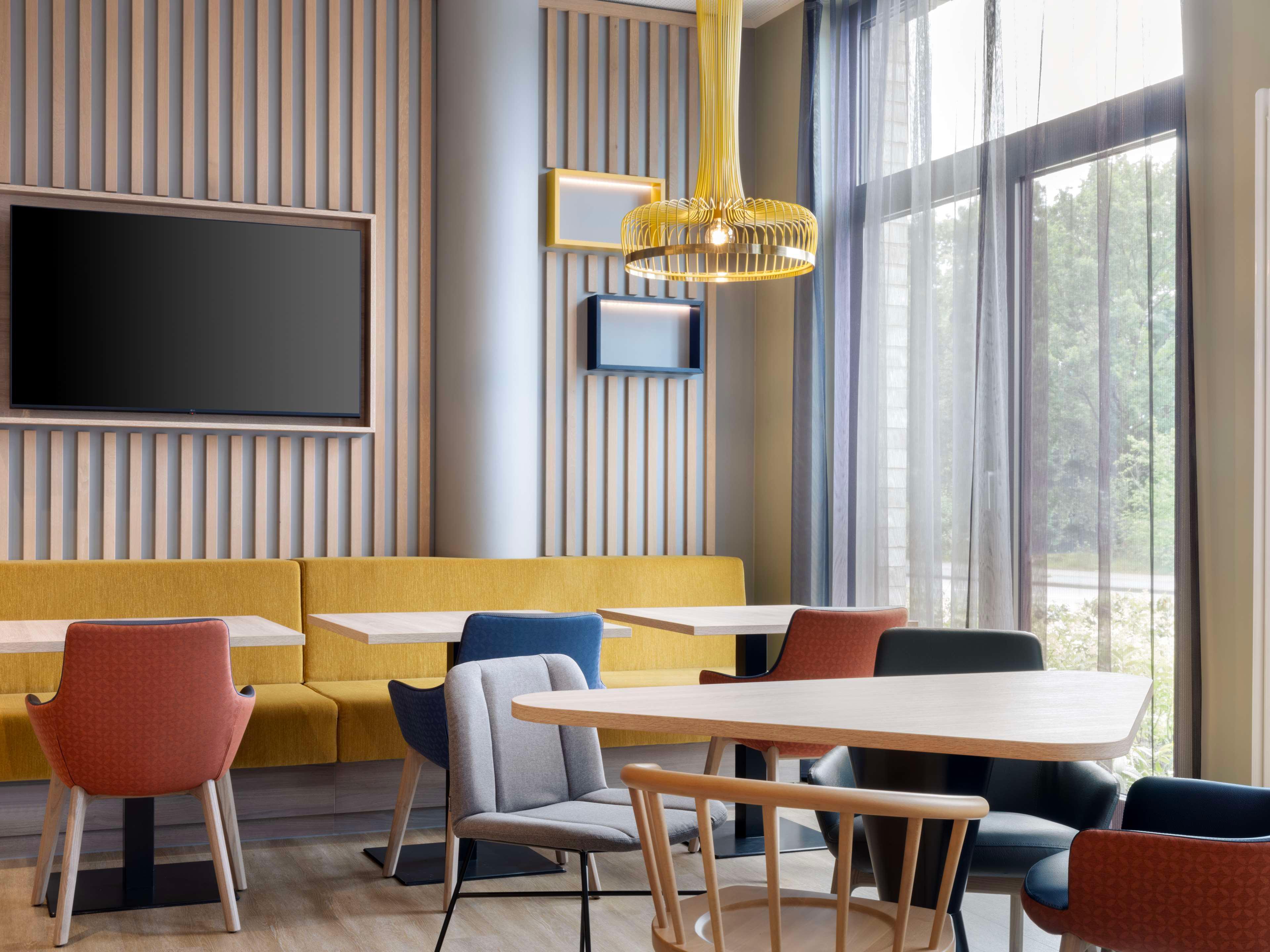Vista Lobby Hampton By Hilton Celle
