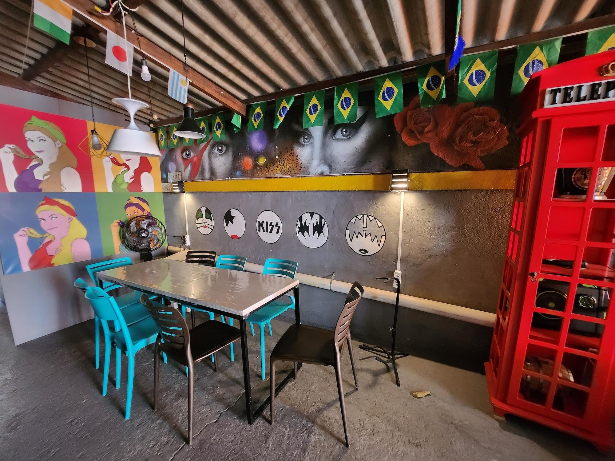 Bar/Salón Vila Rock Hostel