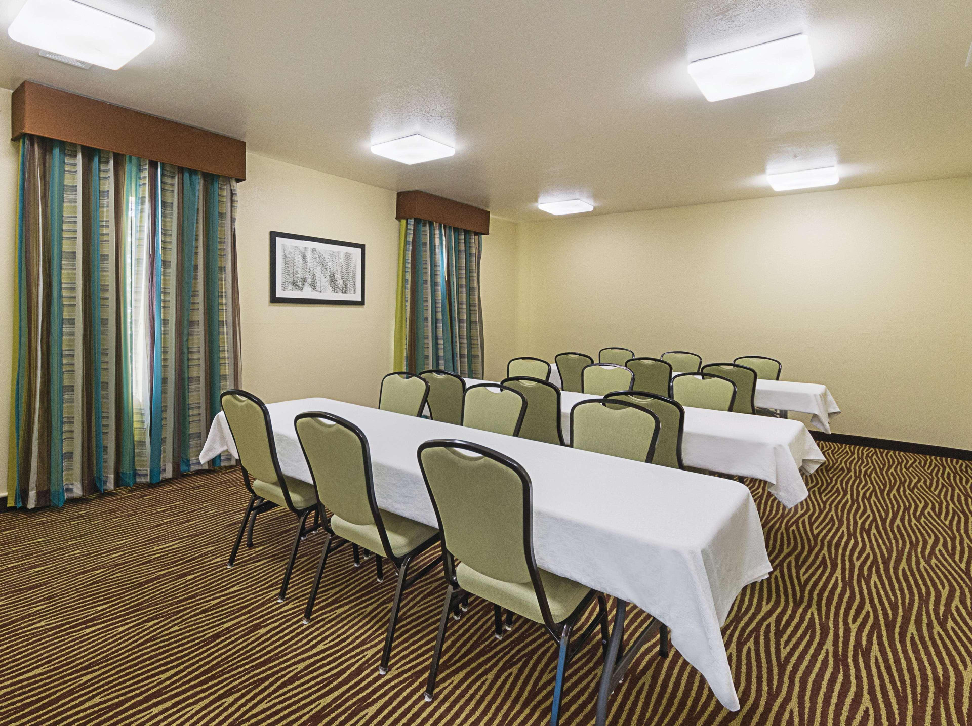 Centro de Negocios La Quinta Inn & Suites By Wyndham Mathis