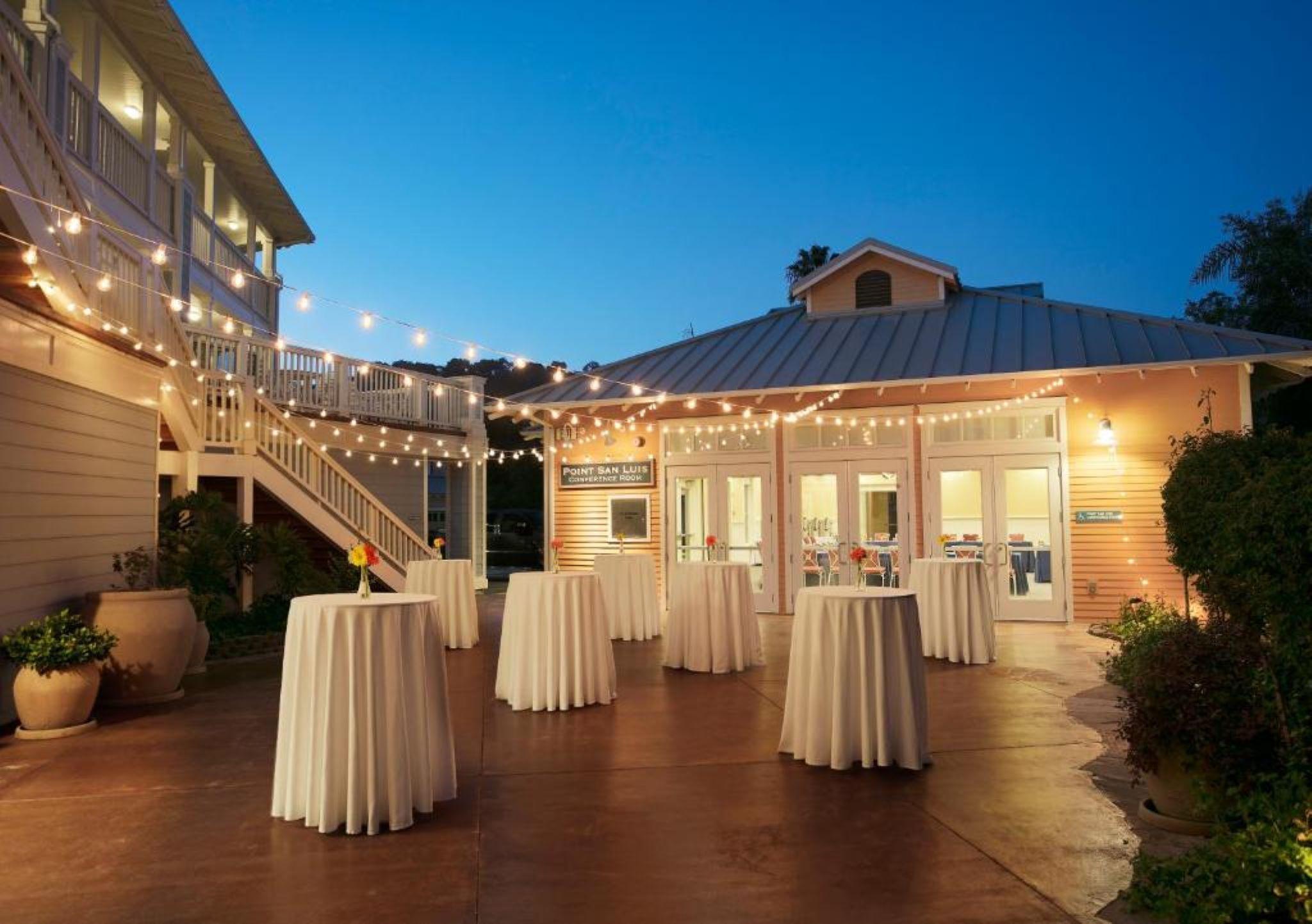 Restaurant Avila Lighthouse Suites