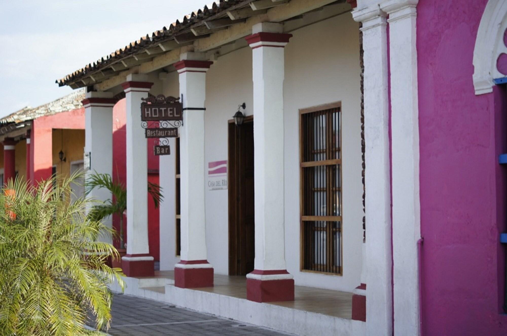 Vista Exterior Hotel Casa del Río
