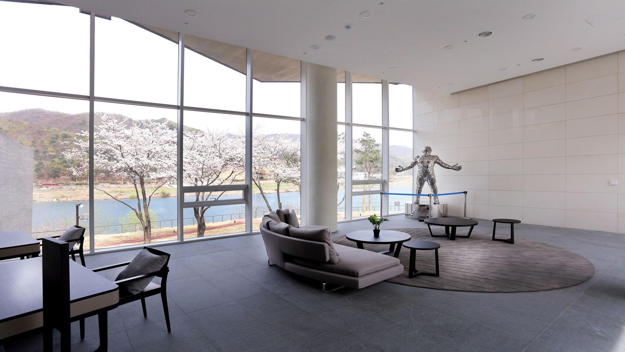 Vista Lobby Midas Hotel & Resort