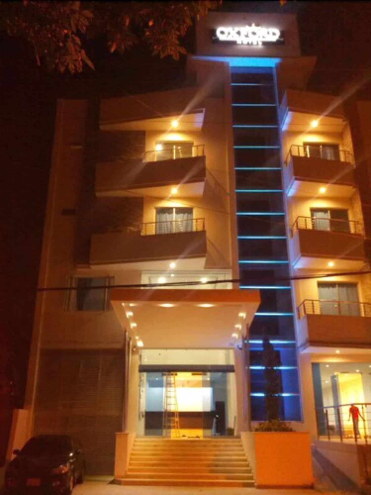 Vista Exterior Oxford Hotel