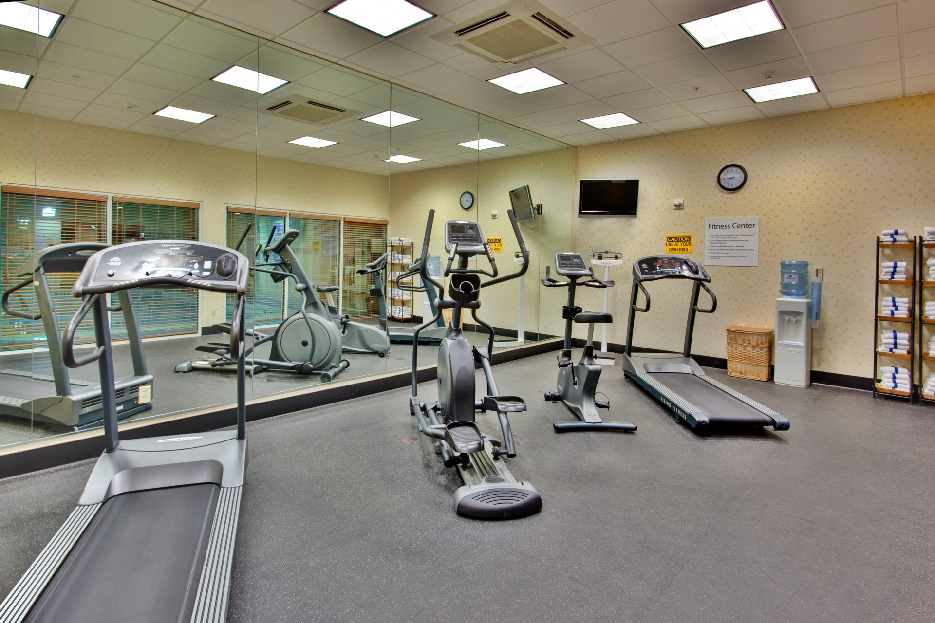 Instalaciones Recreativas Holiday Inn & Suites Bakersfield by IHG
