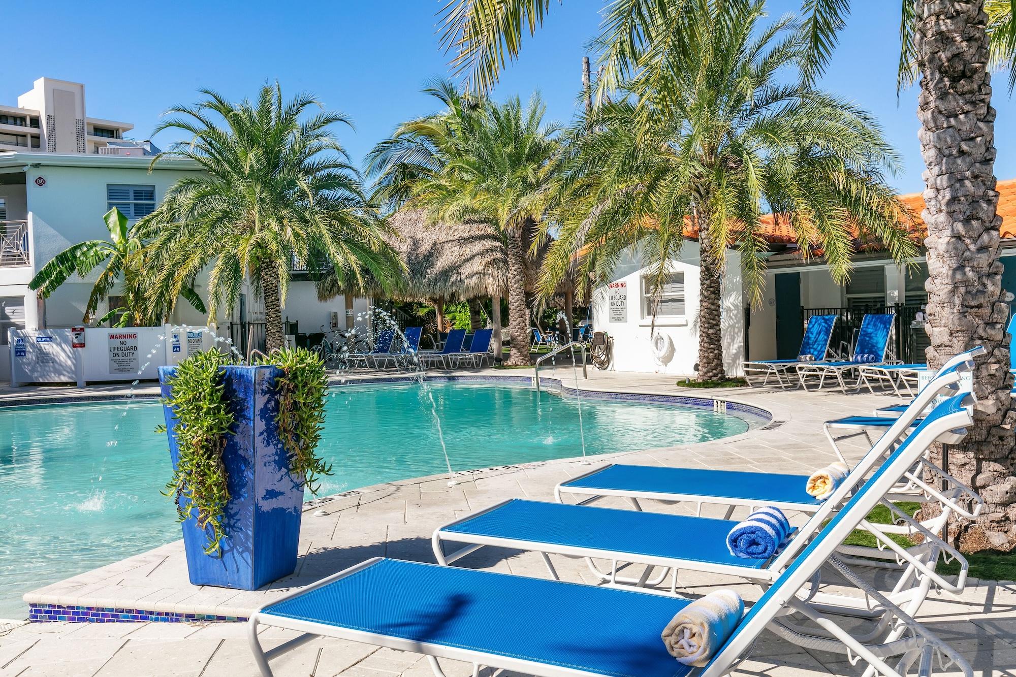 Vista Piscina Siesta Key Beach Resort and Suites