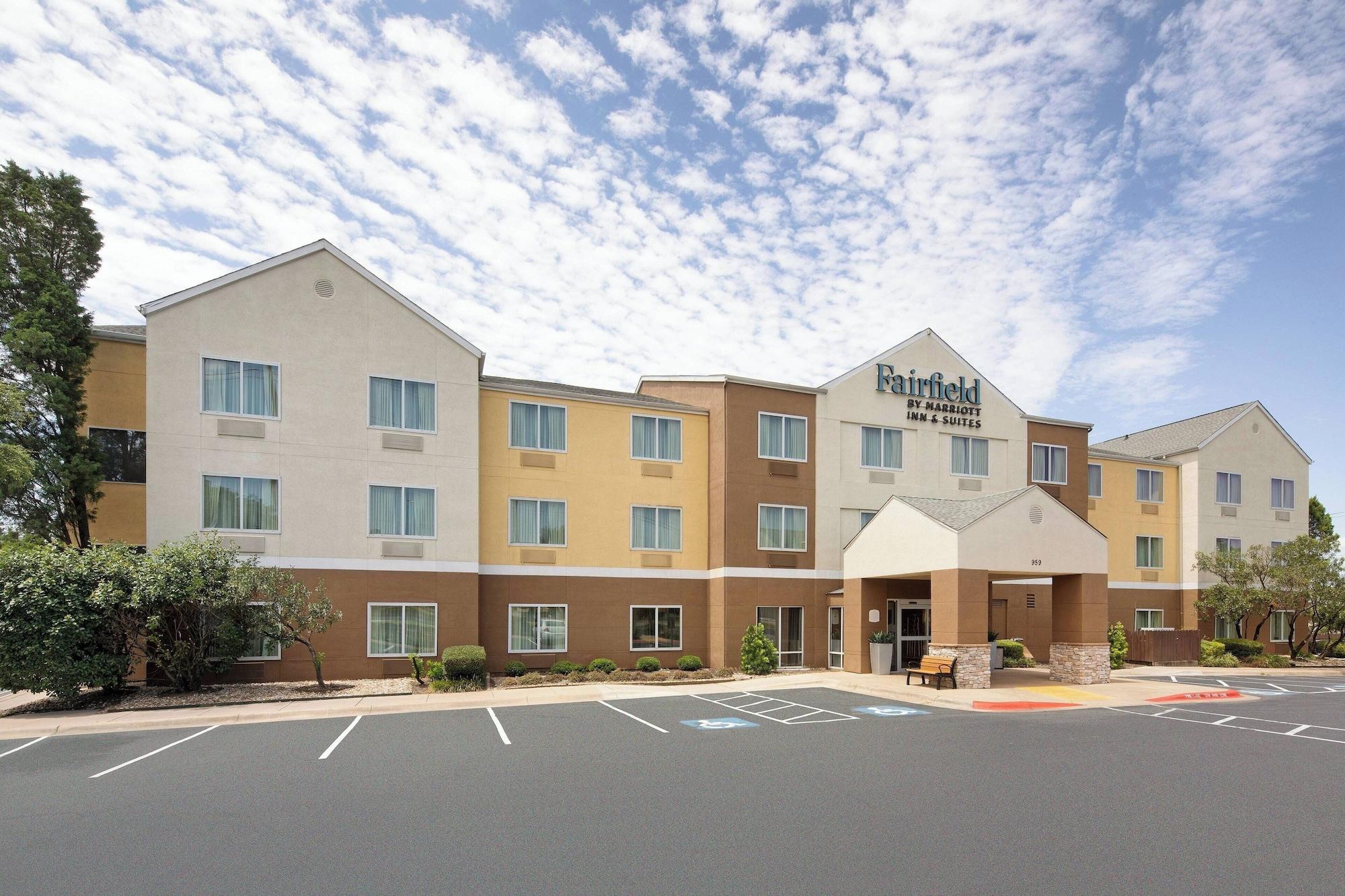 Varios Fairfield Inn & Suites by Marriott Austin-University Area