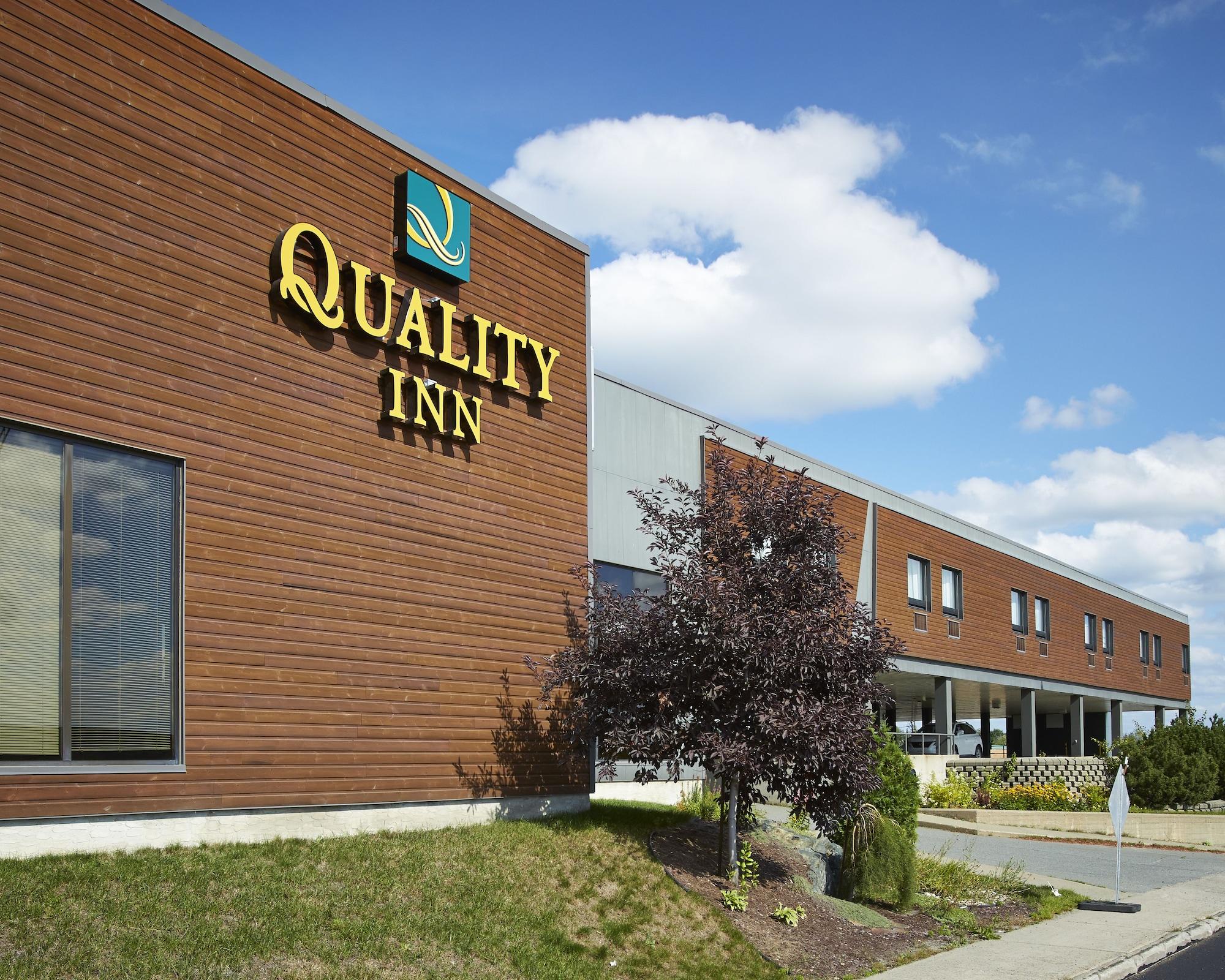 Vista Exterior Quality Inn Rouyn - Noranda