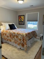 Alquiler Vacacional - Centrally Located Family and Pet-Friendly Brookside/Gathering Place Home