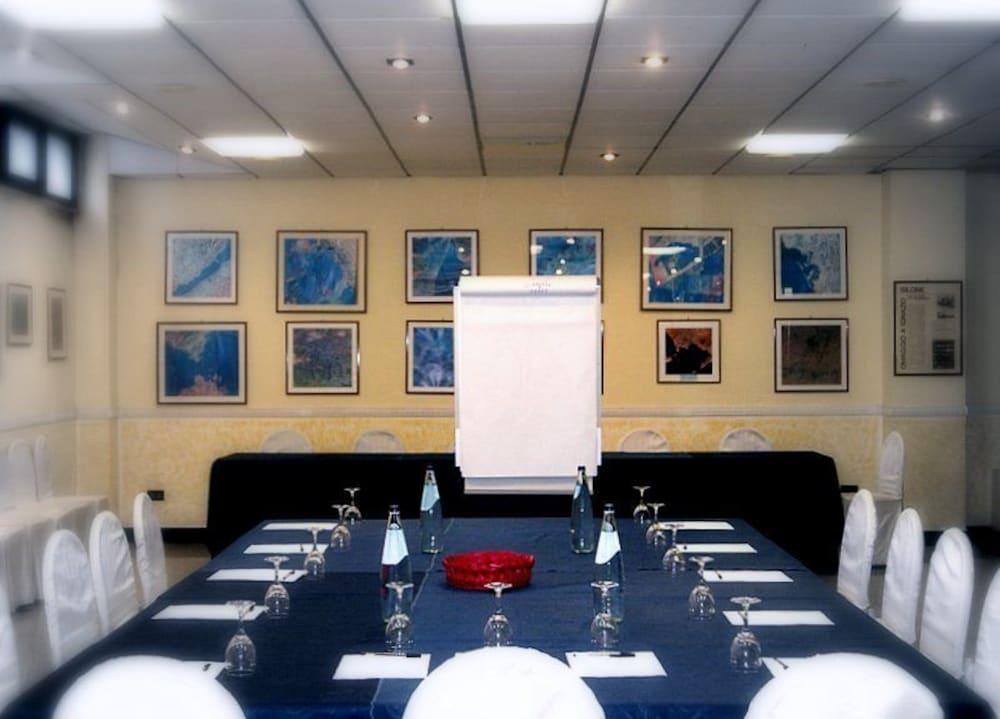Sala de Reuniones Filippone Hotel & Ristorante