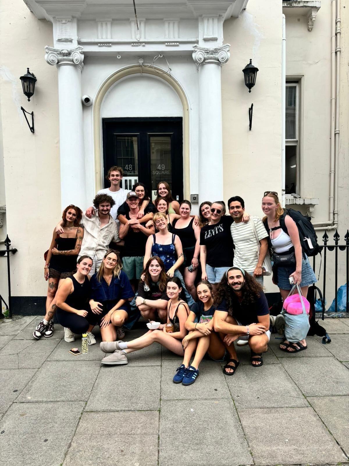 Varios Urbany Hostel London 18 - 40 years old