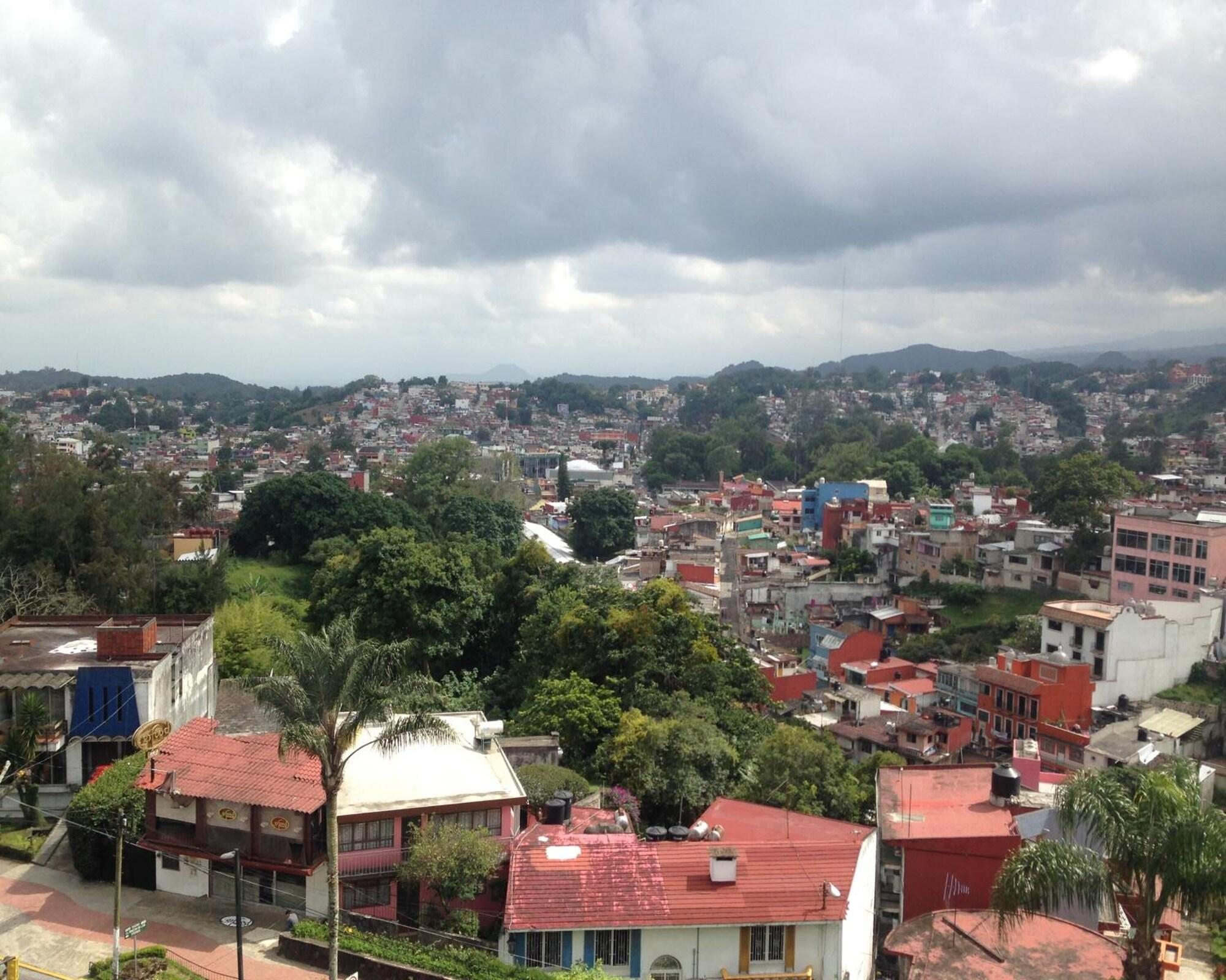 Vista Exterior Hotel Misión Express Xalapa