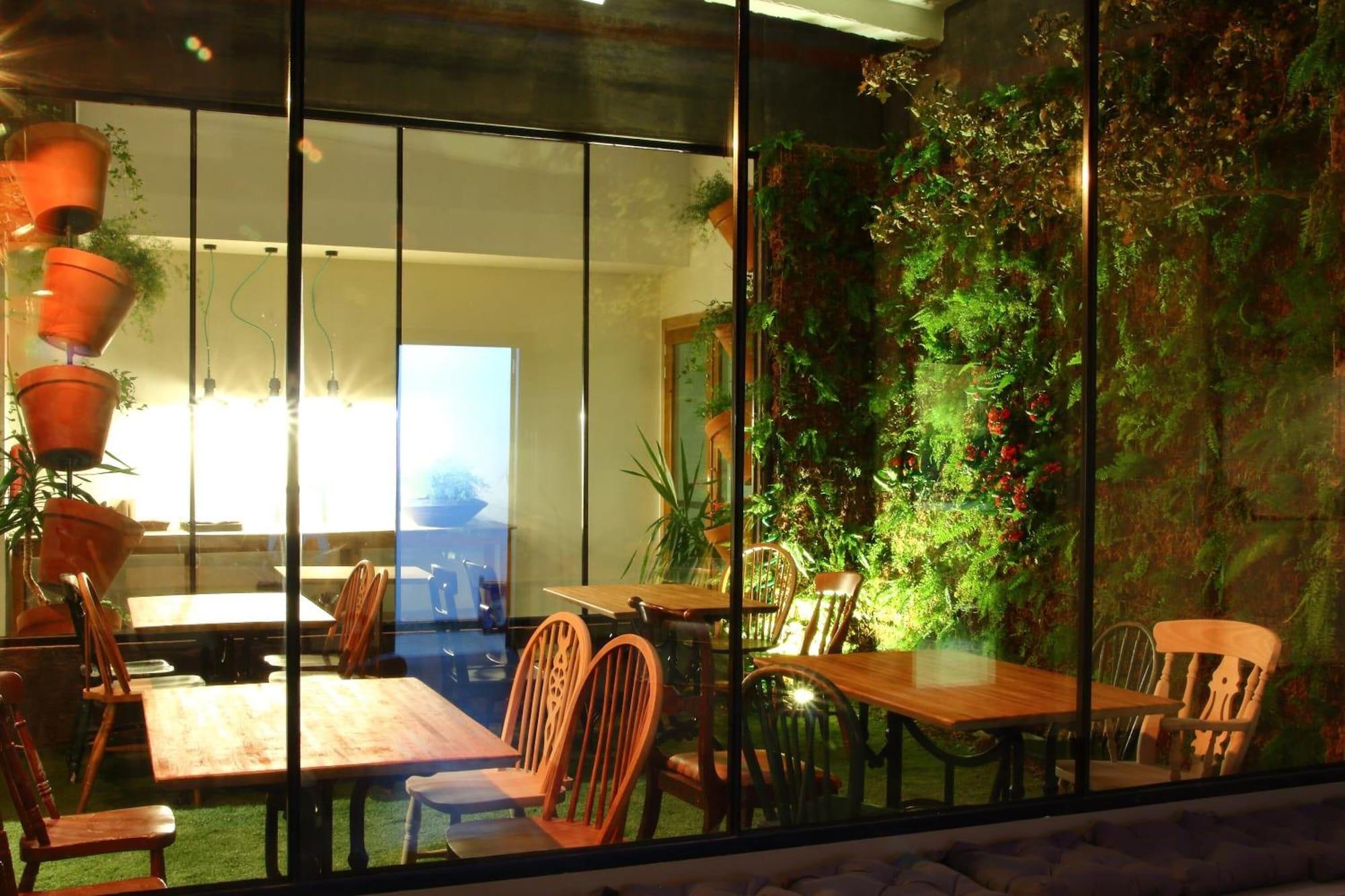 Restaurant Poshtel Bilbao Premium Hostel