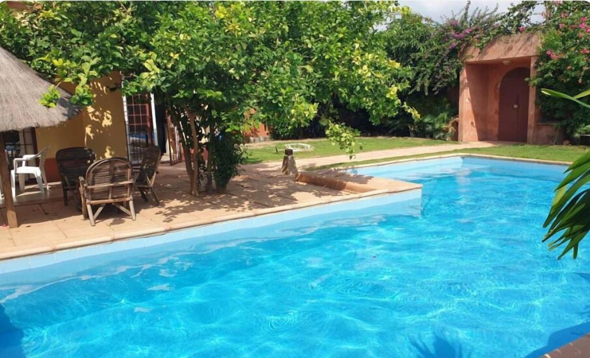 Vista Piscina Escale Saint-Louis Hôtel-Restaurant