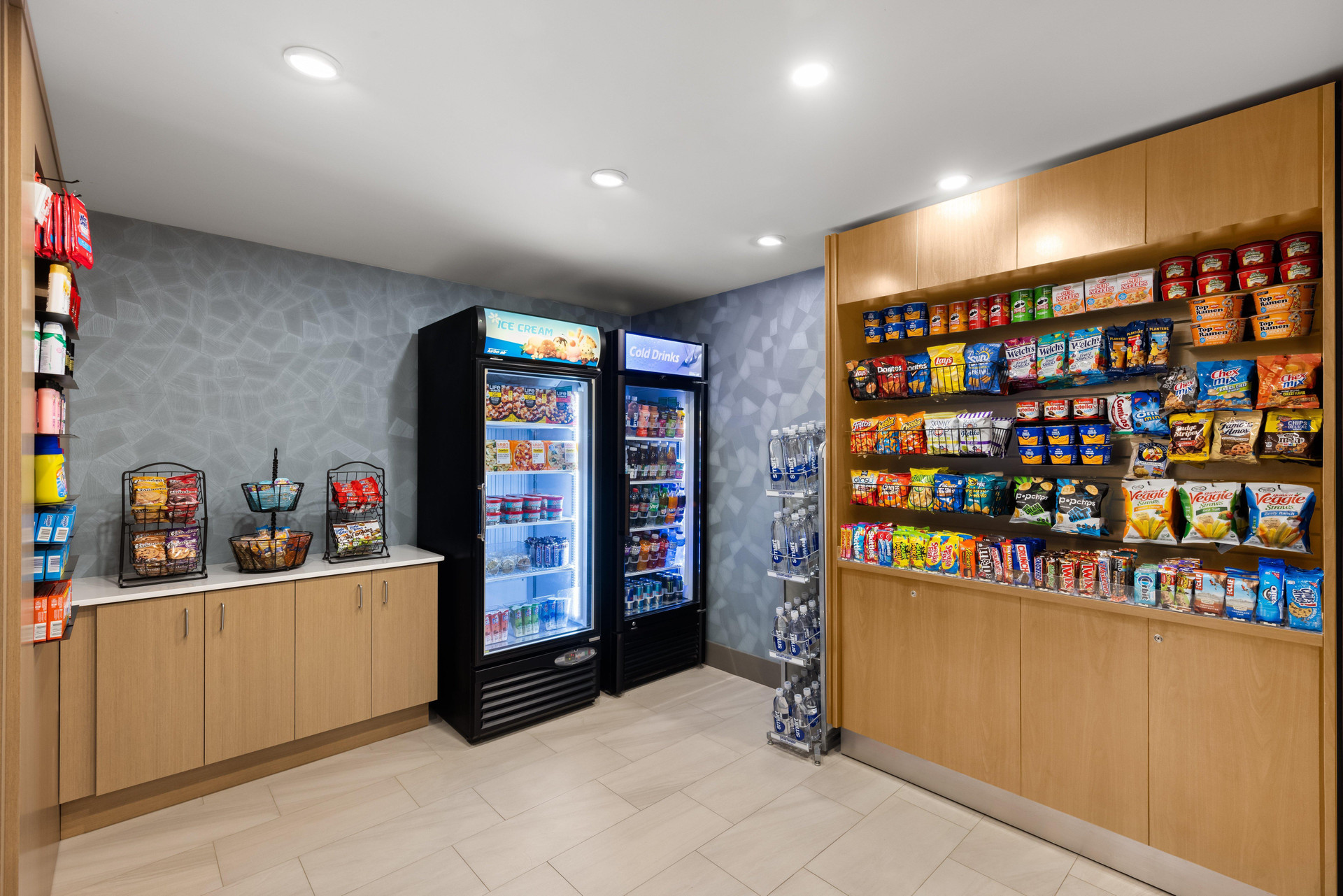 Vista Lobby Holiday Inn Express Hotel & Suites Danbury - I-84 by IHG