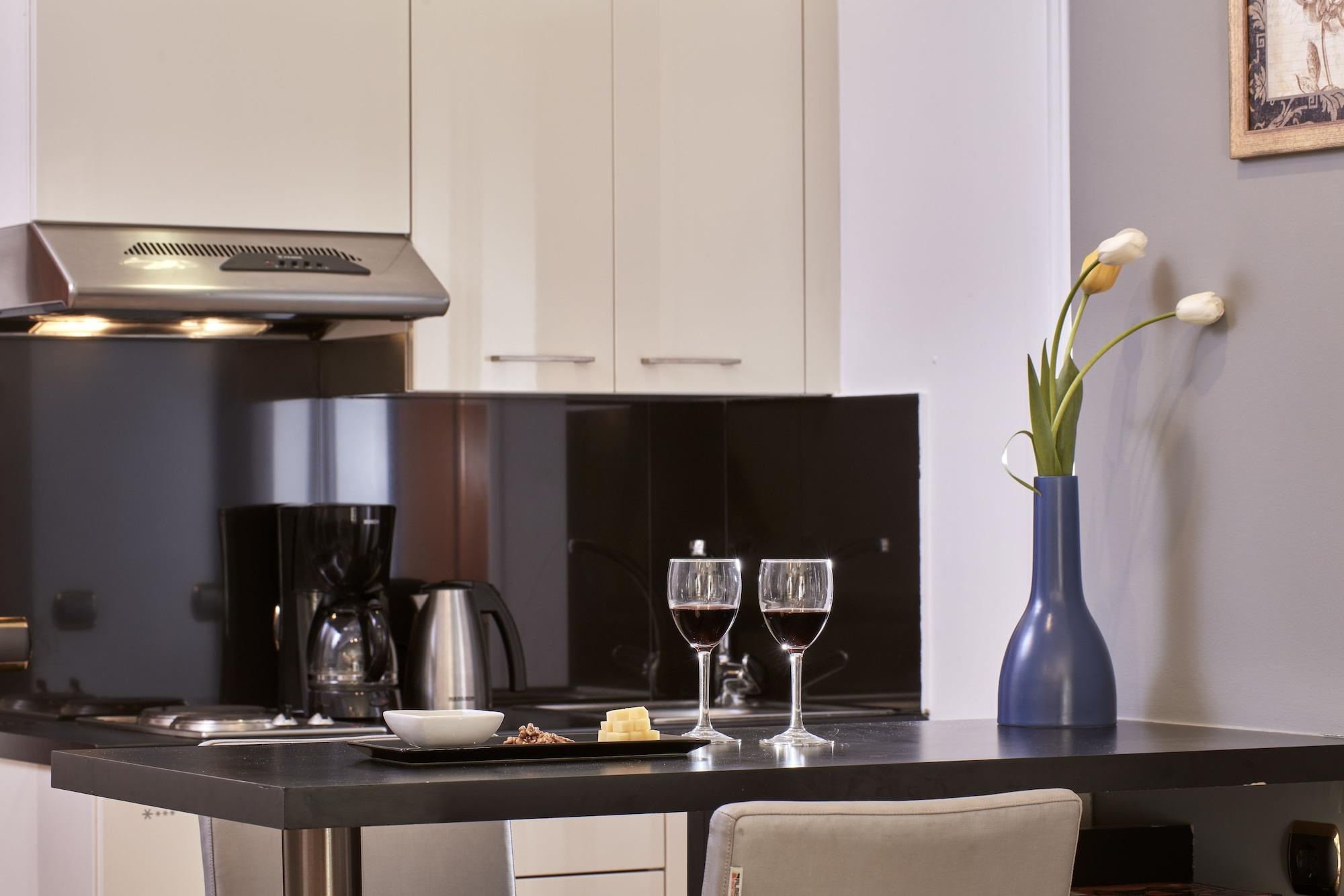 Set de Habitación AVA Hotel & Suites