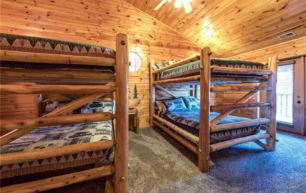 Hemlock Inn Eight Bedroom Cabin, Gatlinburg Hotéis no Decolar