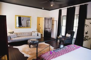 Alojamiento - Luxury Modern 1880's Farmhouse with Pool in Lockhart, the BBQ Capital of Texas