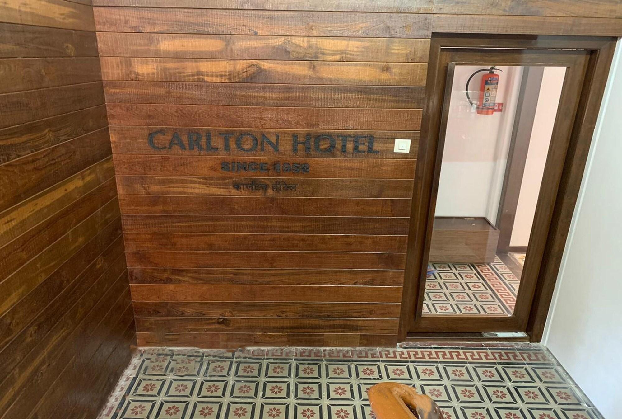 Vista Exterior Carlton Hotel