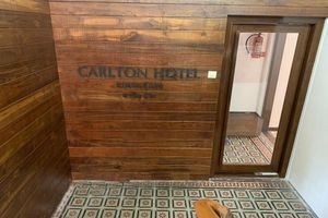 Alojamiento - Carlton Hotel