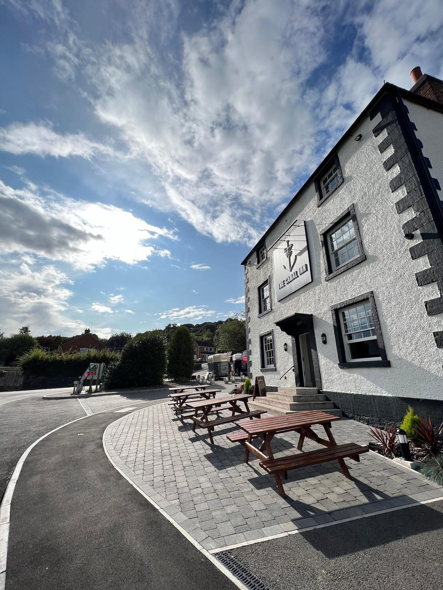 Vista Exterior The Canal Inn