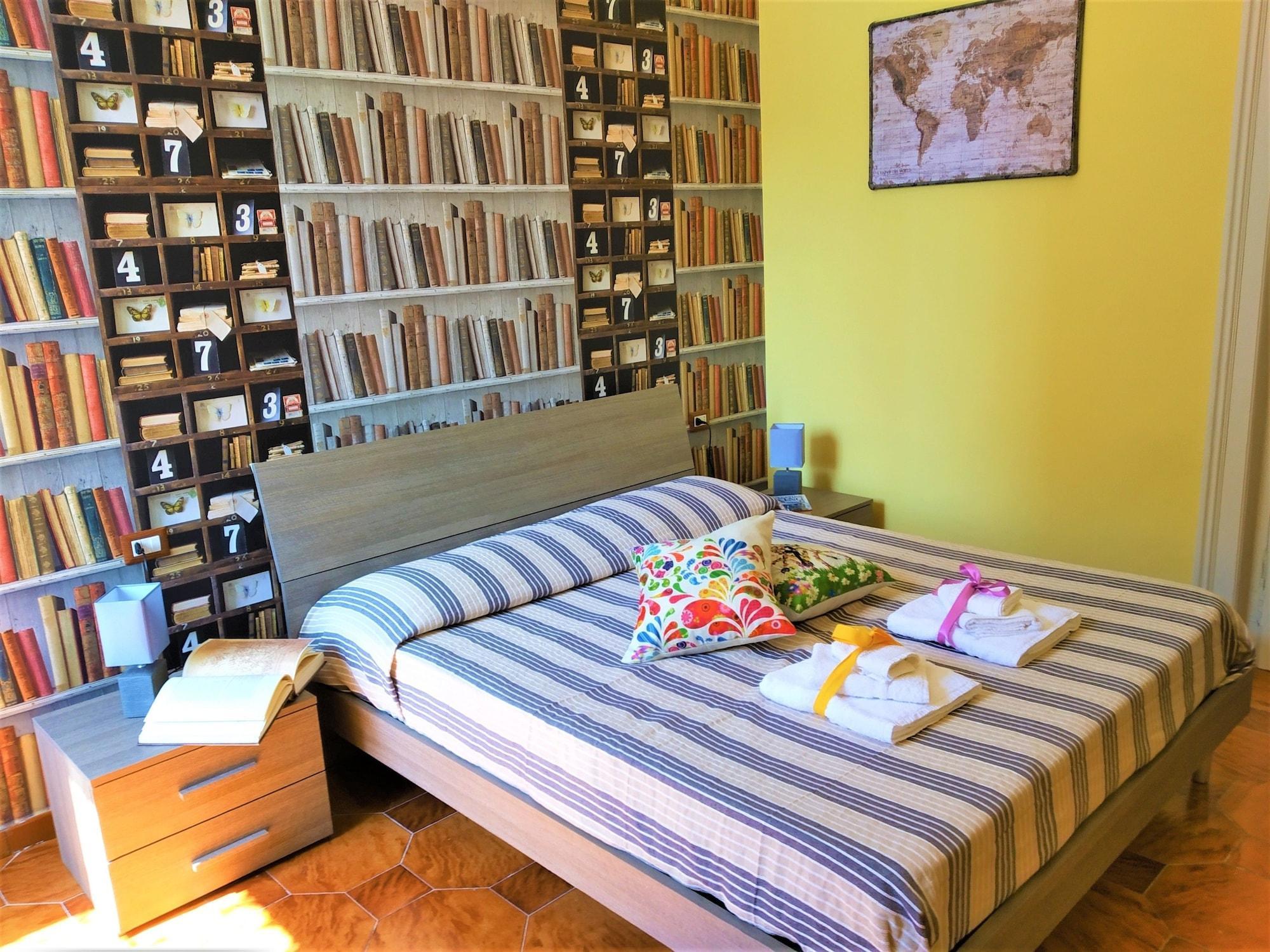 Vista Exterior Non ci resta che Napoli