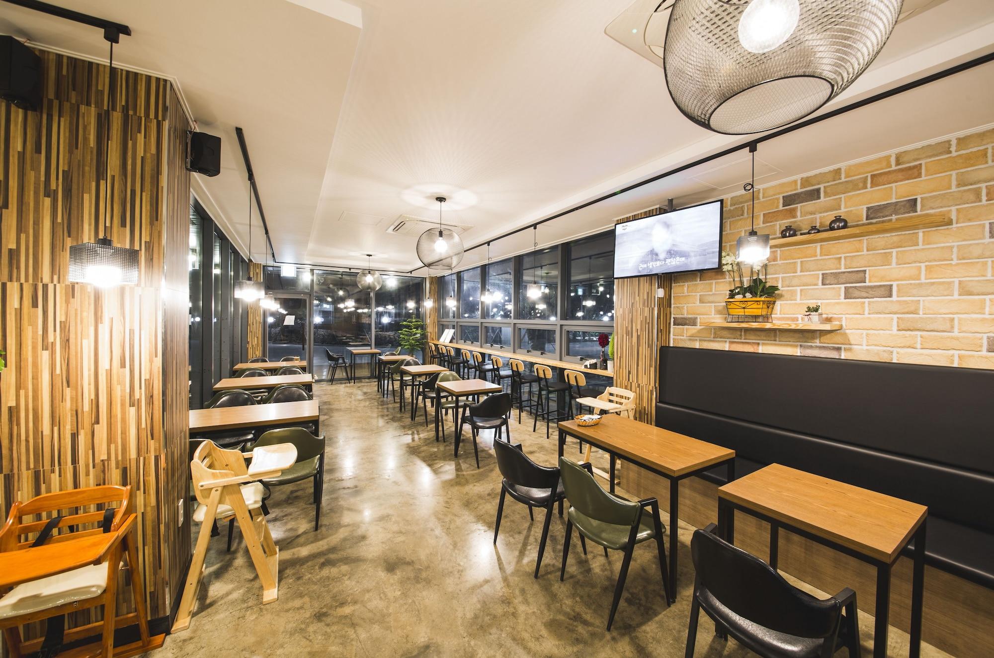 Restaurant J Raum