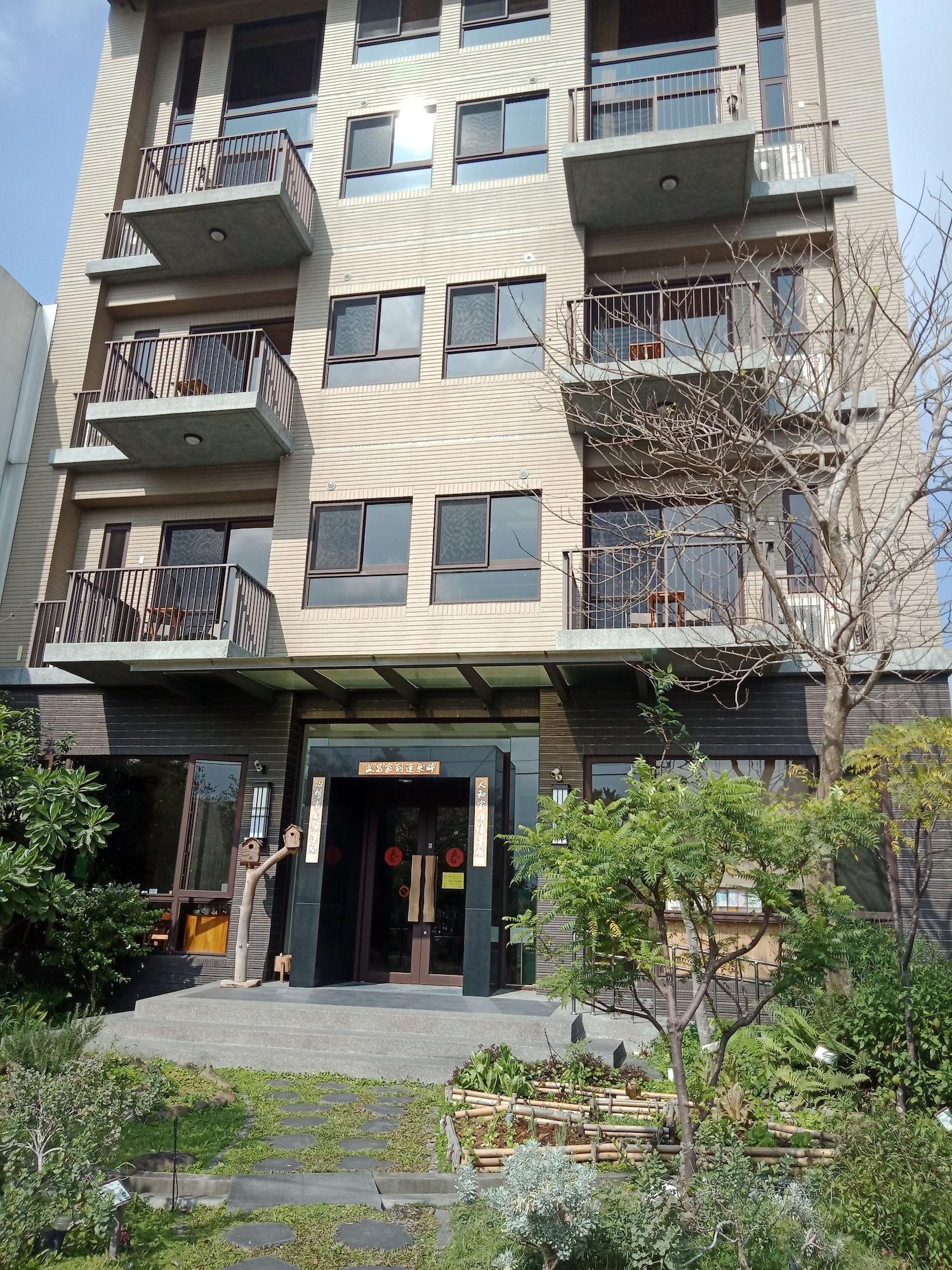 Vista Exterior Footprint Inn