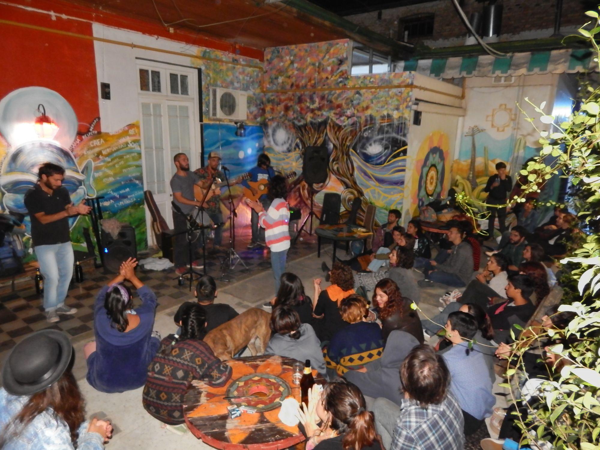 Comodidades del Alojamiento Hipólito Raíz Hostel