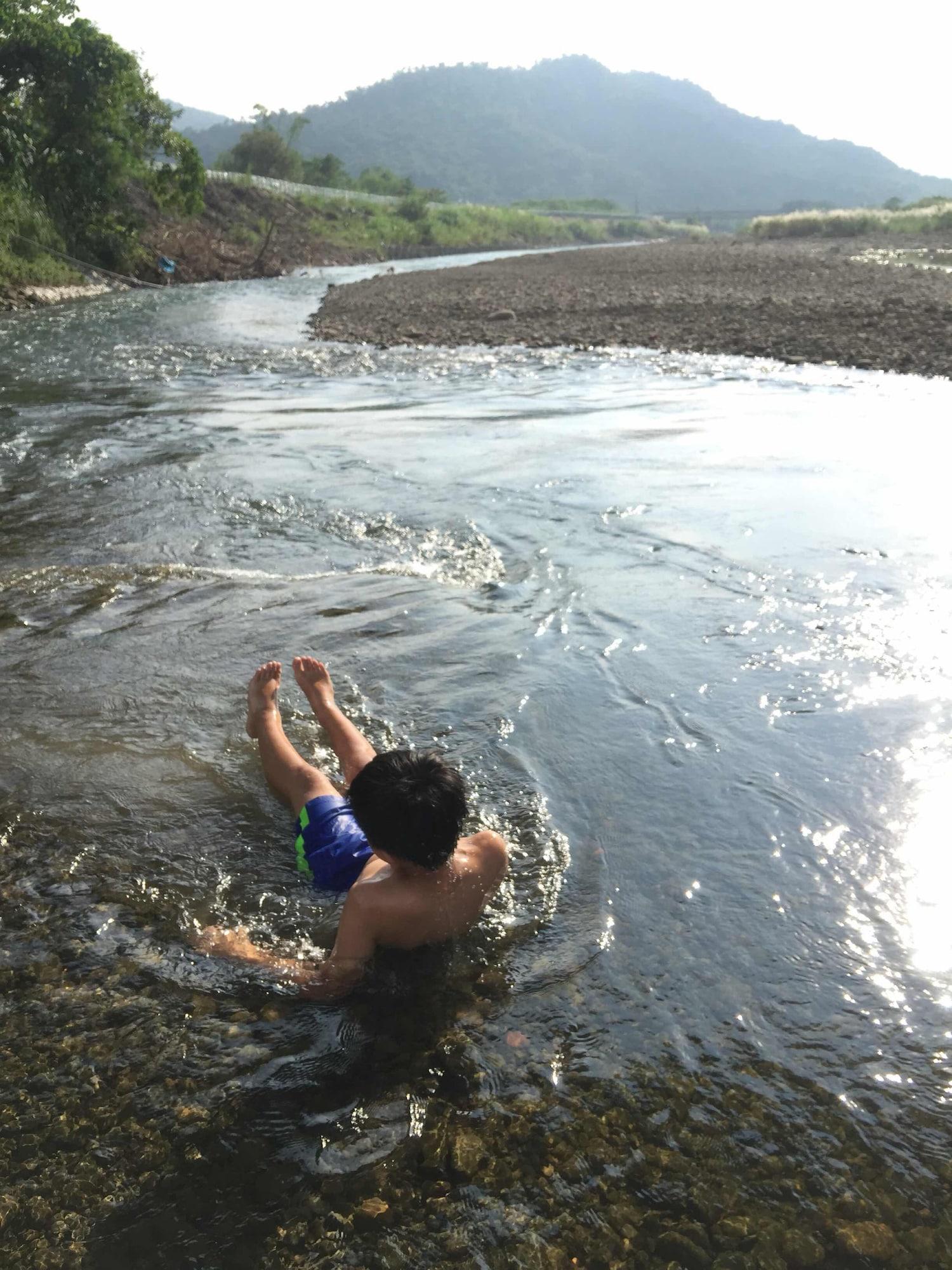 Instalaciones Recreativas Mooning the Hill