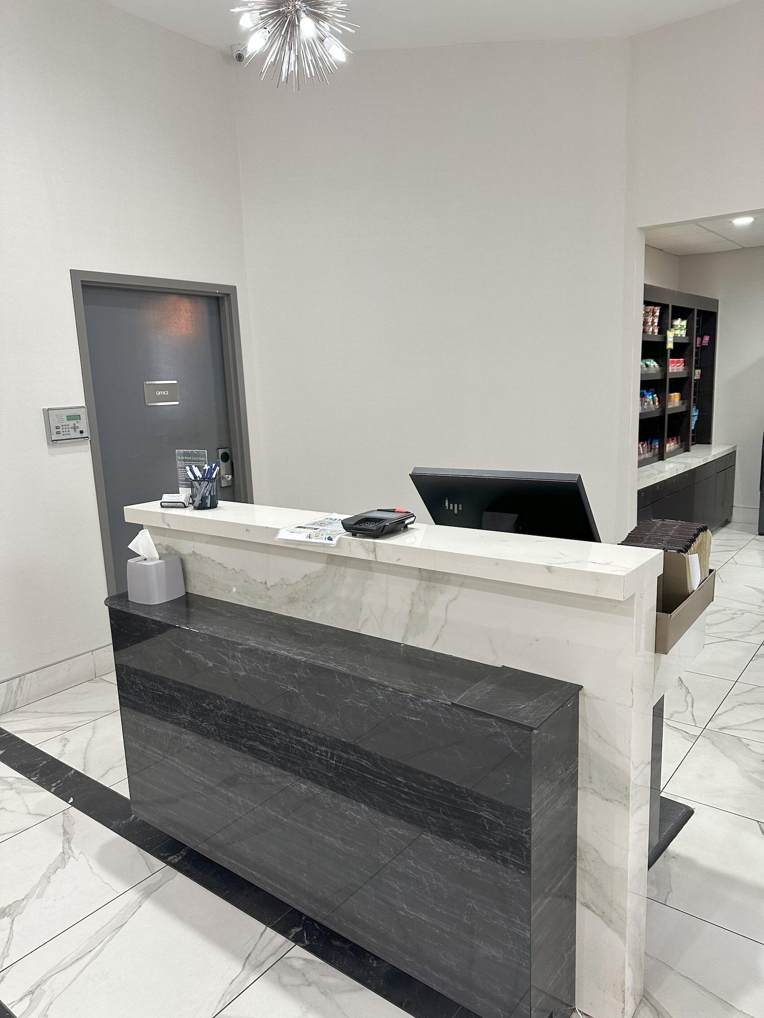 Vista Lobby Holiday Inn Express Dallas Downtown by IHG