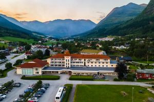 Alojamiento - Grand Hotel Skei