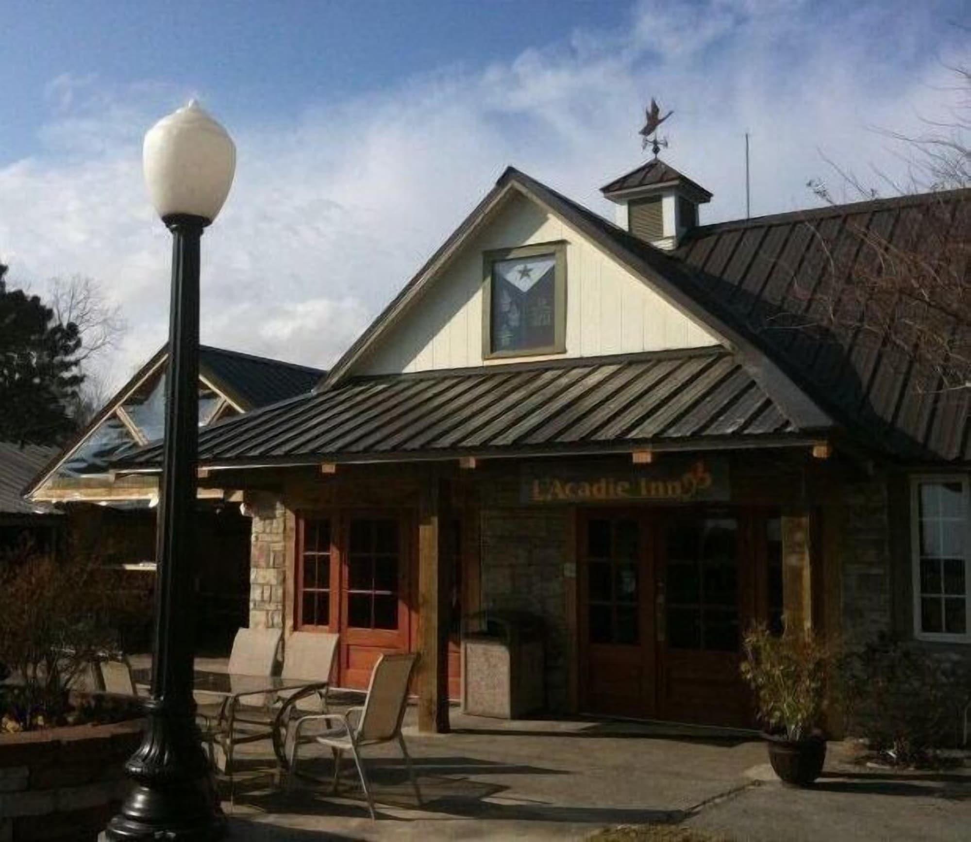 Varios L'Acadie Inn & RV Park