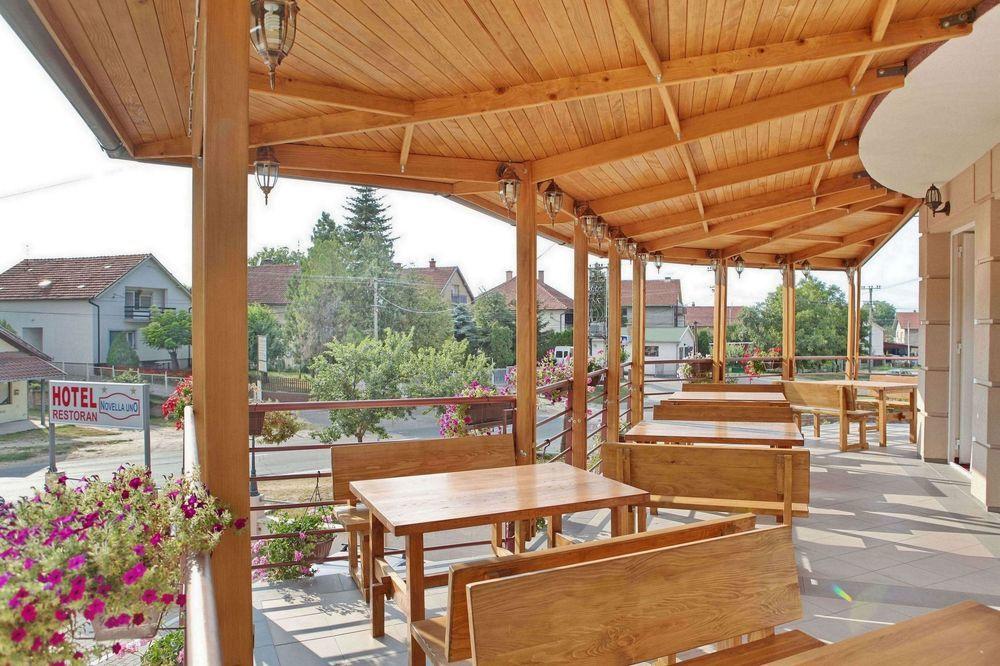 Varios Hotel Novella Uno