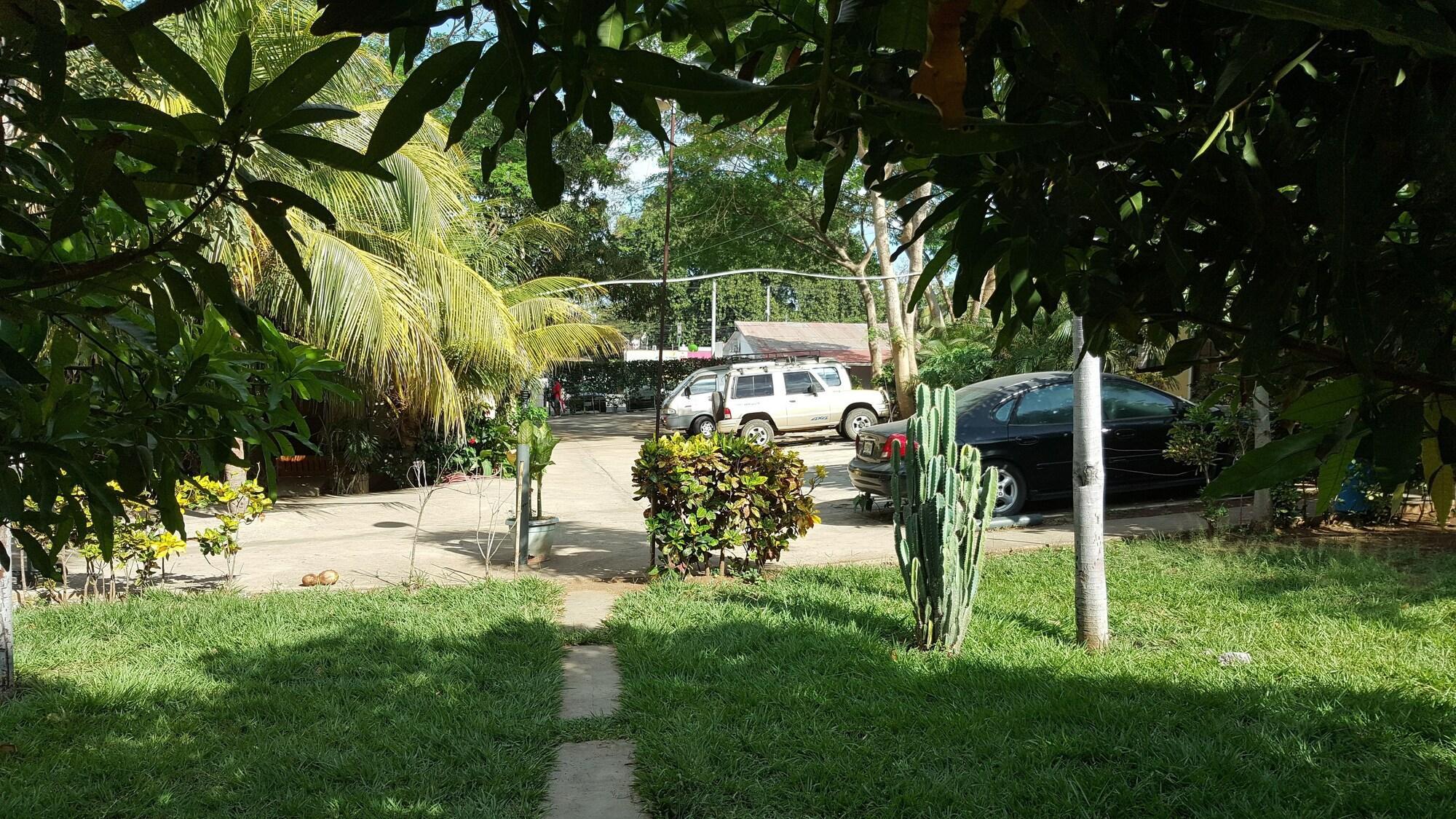 Vista Exterior Hotel La Arboleda