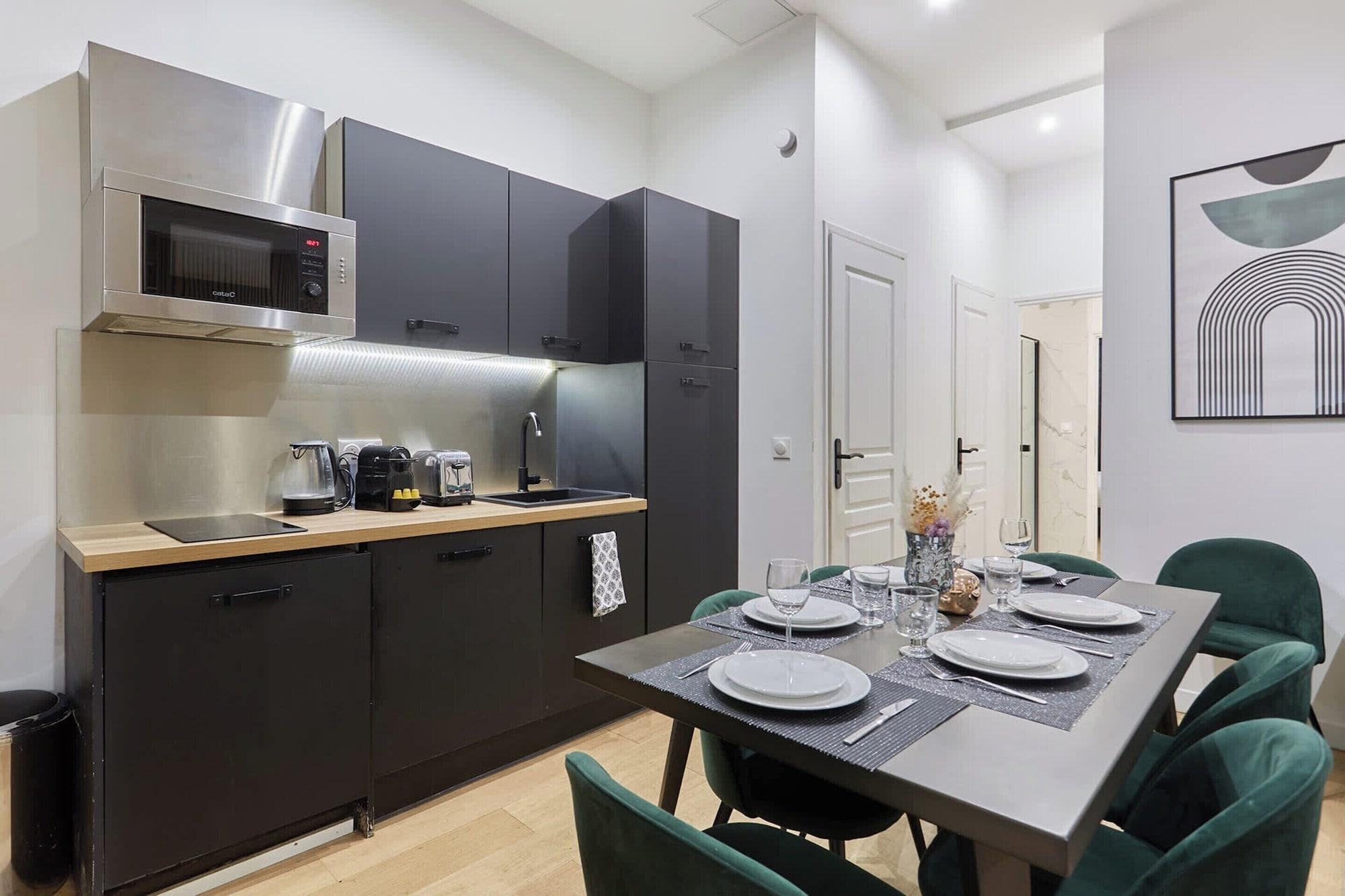 Restaurant Apartment Center of Paris Sacre Coeur