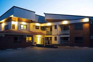 Hospedagens - Emmaus Guest House