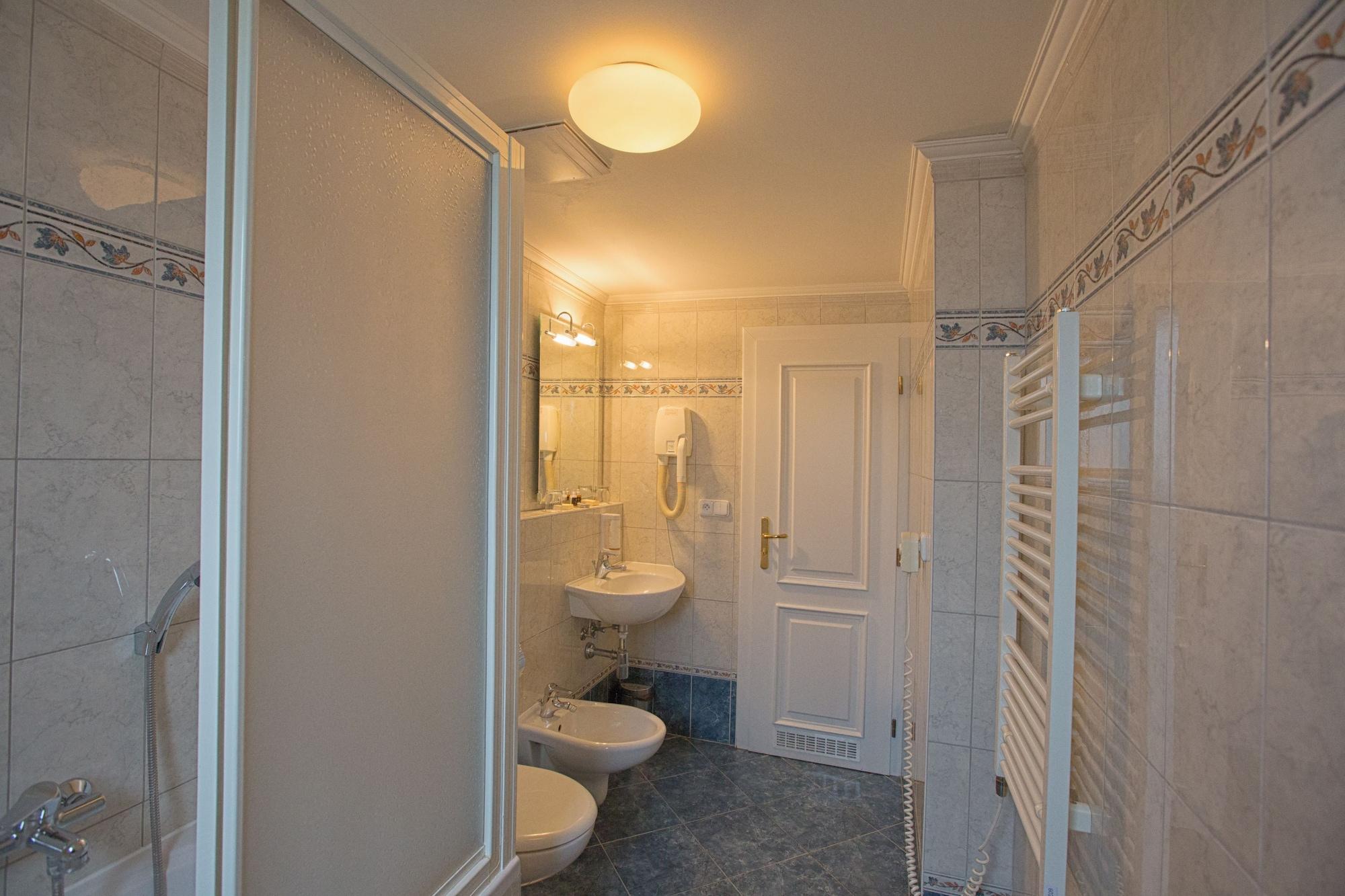 Equipamiento de Habitación Hotel Tyl