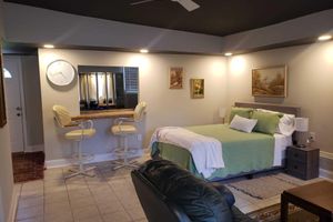 Alquiler Vacacional - Bright & Spacious Studio Close To CLT Airport & Charlotte