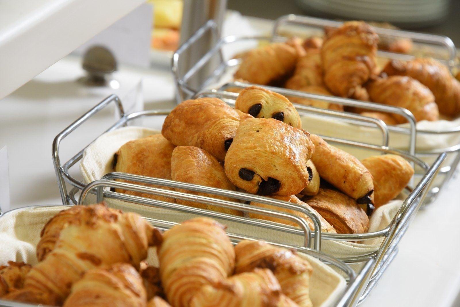 Restaurant Ramada by Wyndham Downtown Beirut