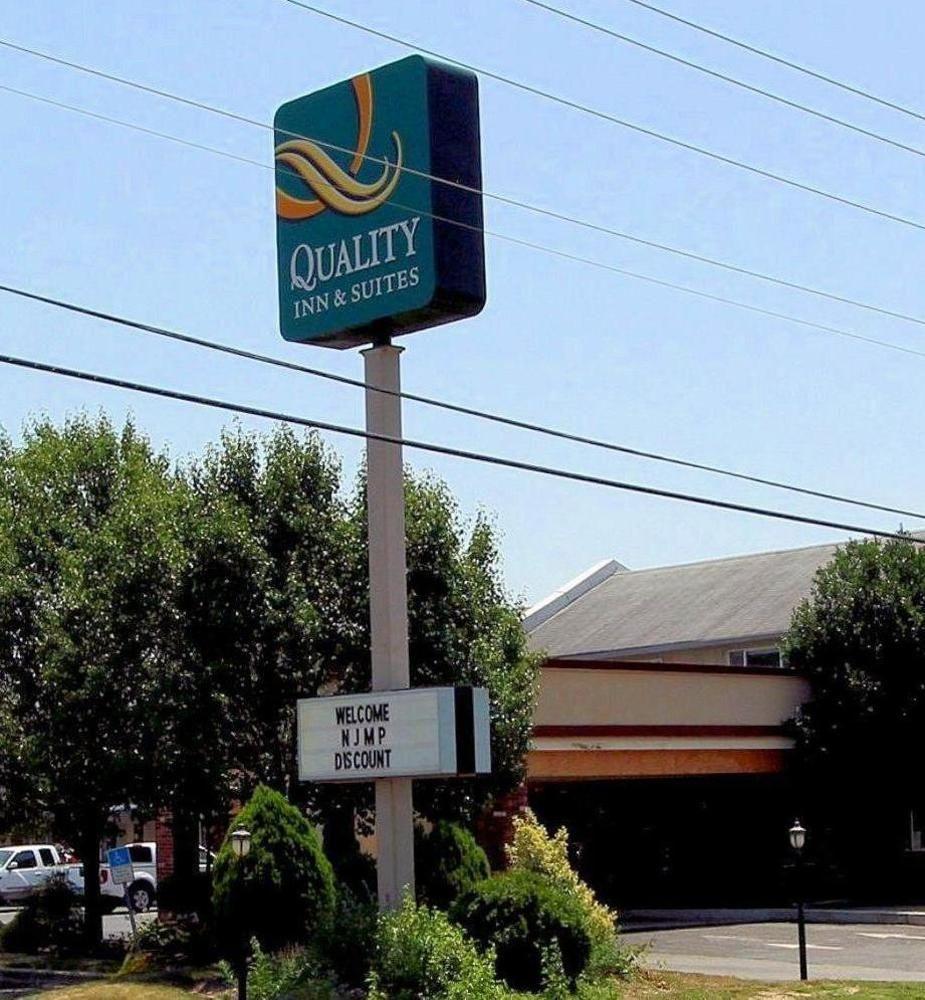 Vista Exterior Quality Inn & Suites Millville