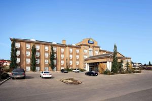 Alojamiento - Days Inn & Suites by Wyndham Strathmore