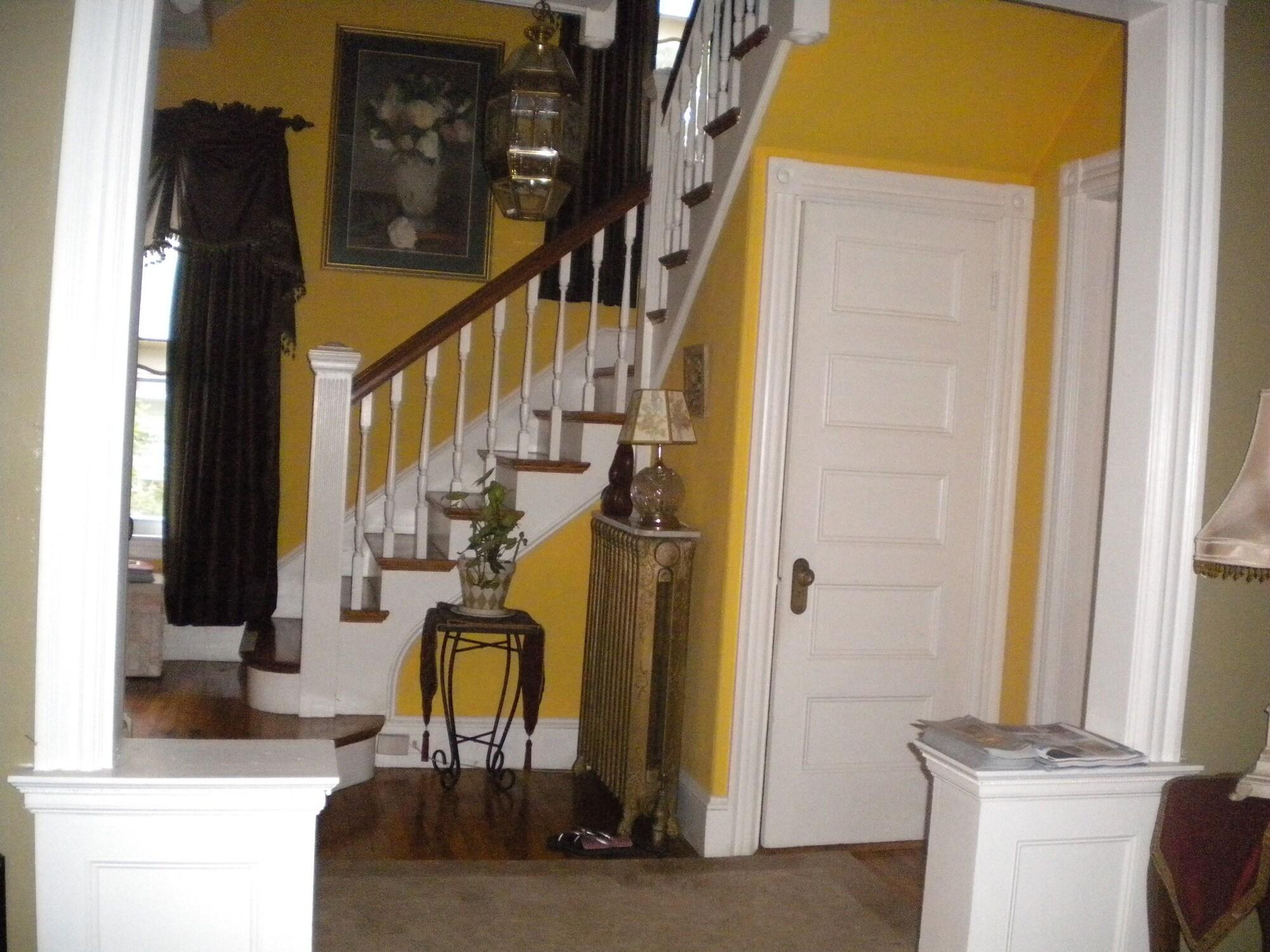Vista Lobby Fleetwood House Bed & Breakfast