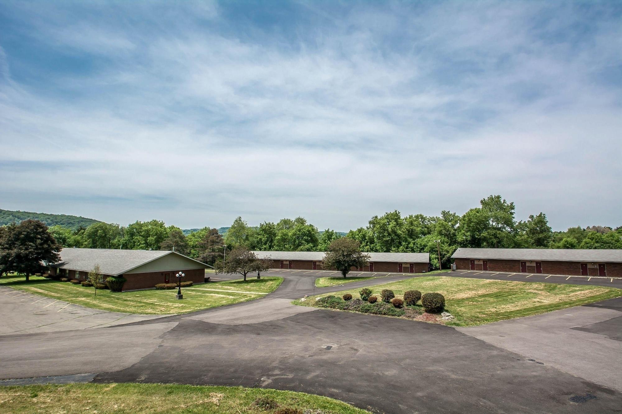 Vista Exterior Econo Lodge Hornell