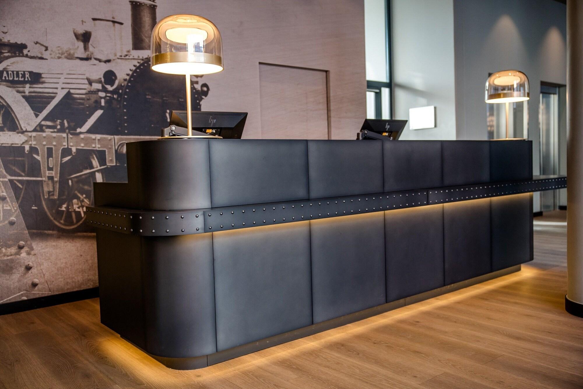 Vista Lobby Motel One Nürnberg - City