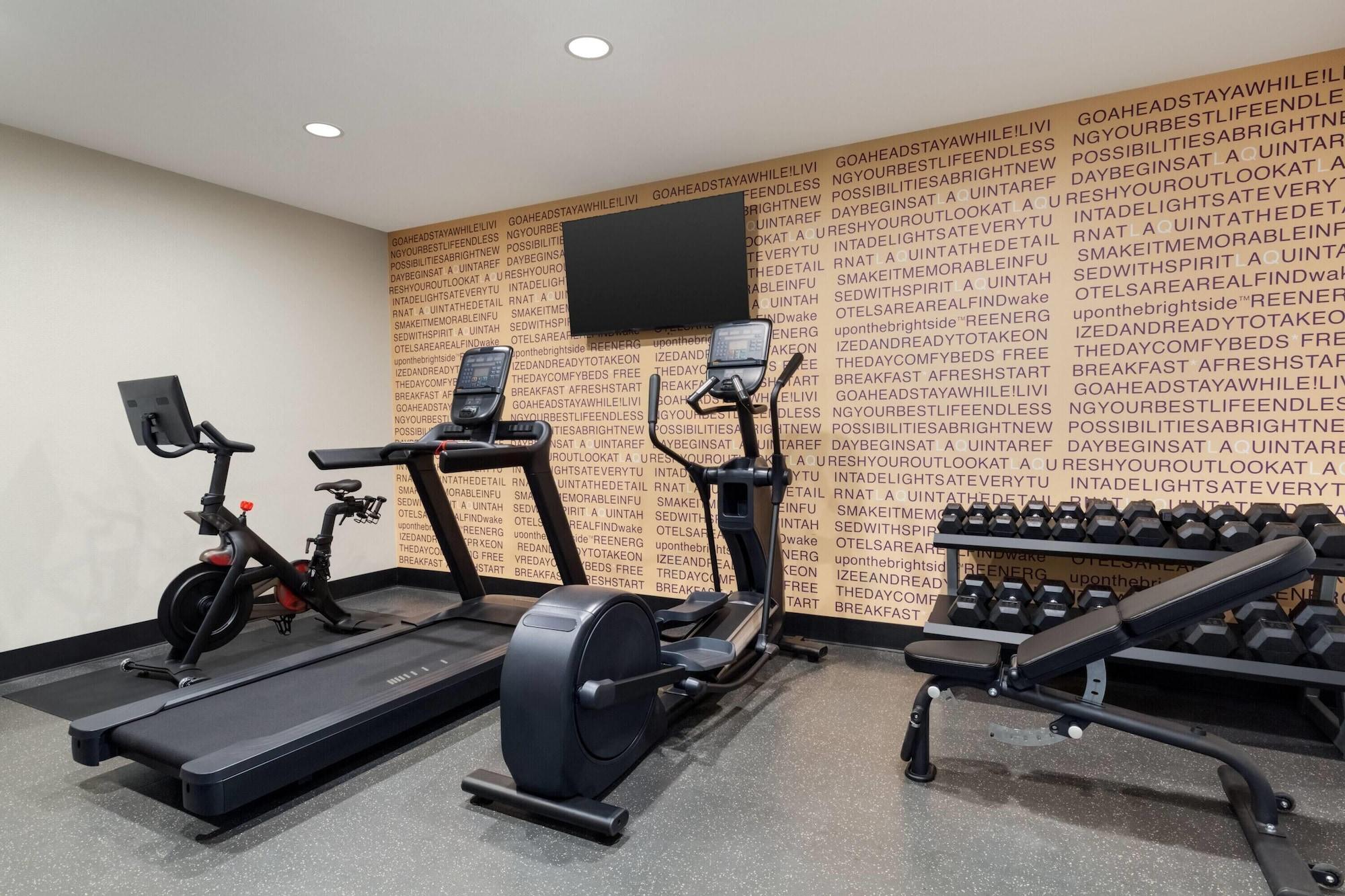 Gimnasio La Quinta Inn & Suites by Wyndham Fairbanks Airport