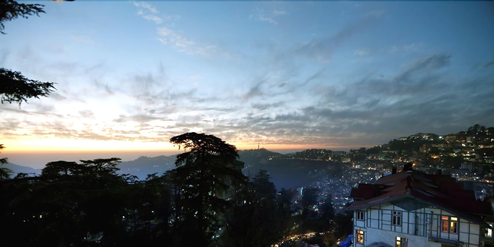 Vista Exterior Hotel Shingar, Mandi