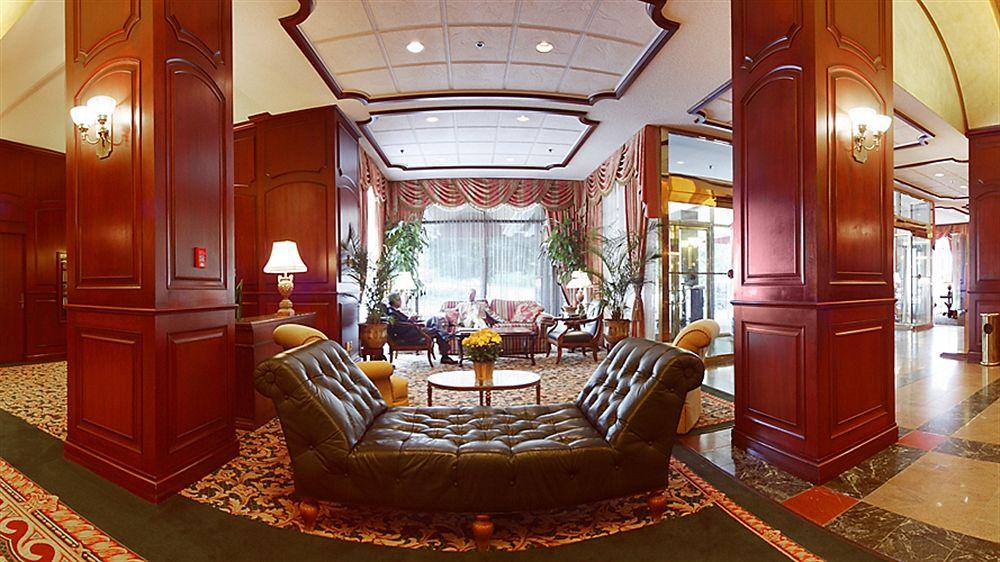 Vista do lobby Montreal Marriott Chateau Champlain