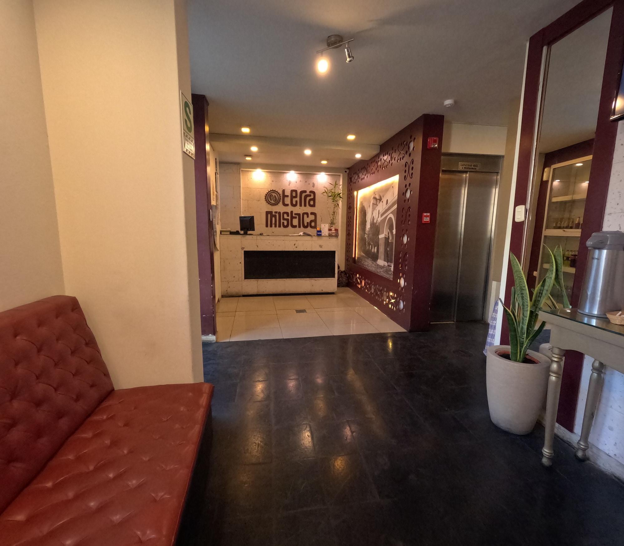 Vista Lobby Hotel TerraMistica Monasterio